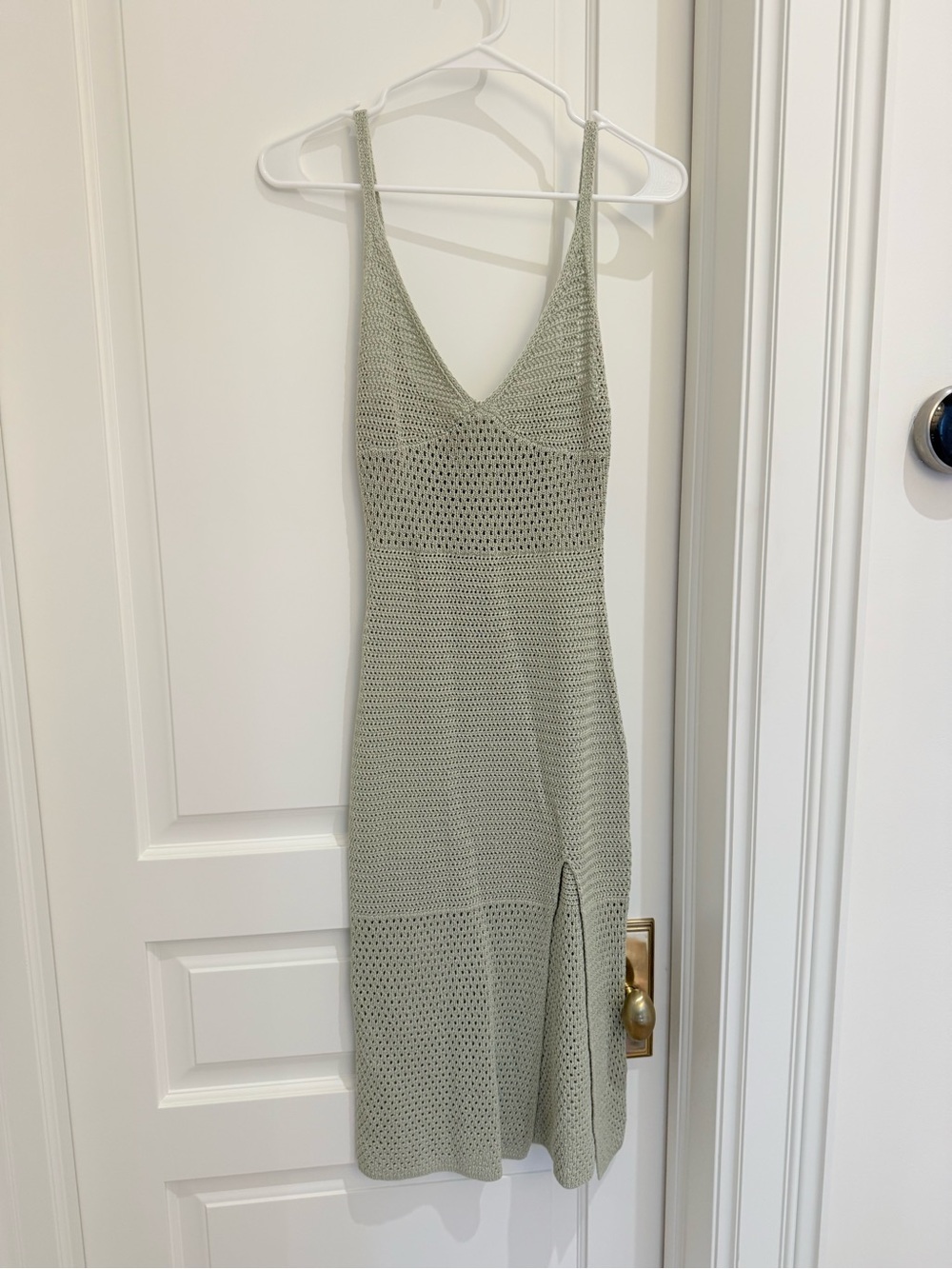 Wilfred Sage Green Knit V-Neck Midi Dress